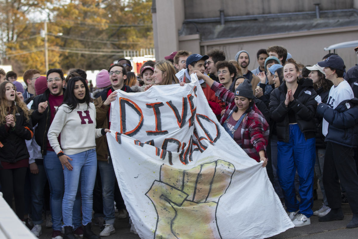 Harvard-Yale protest (1 of 2)
